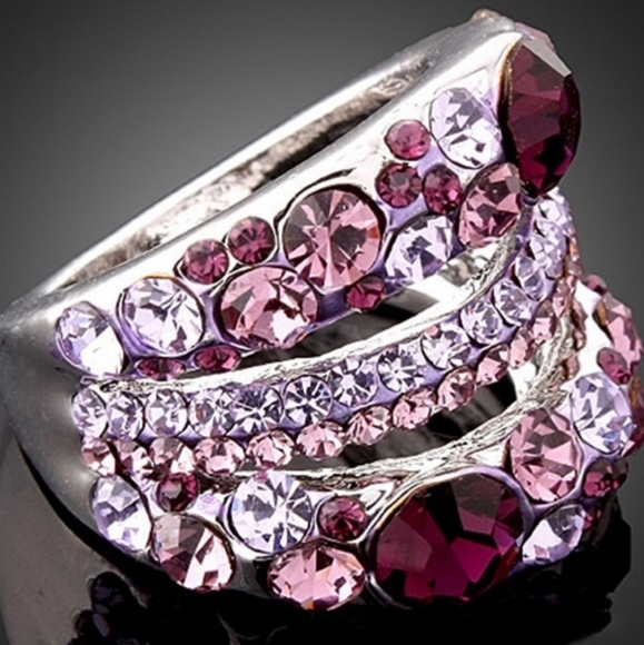 Ring - Picture 2 of 4